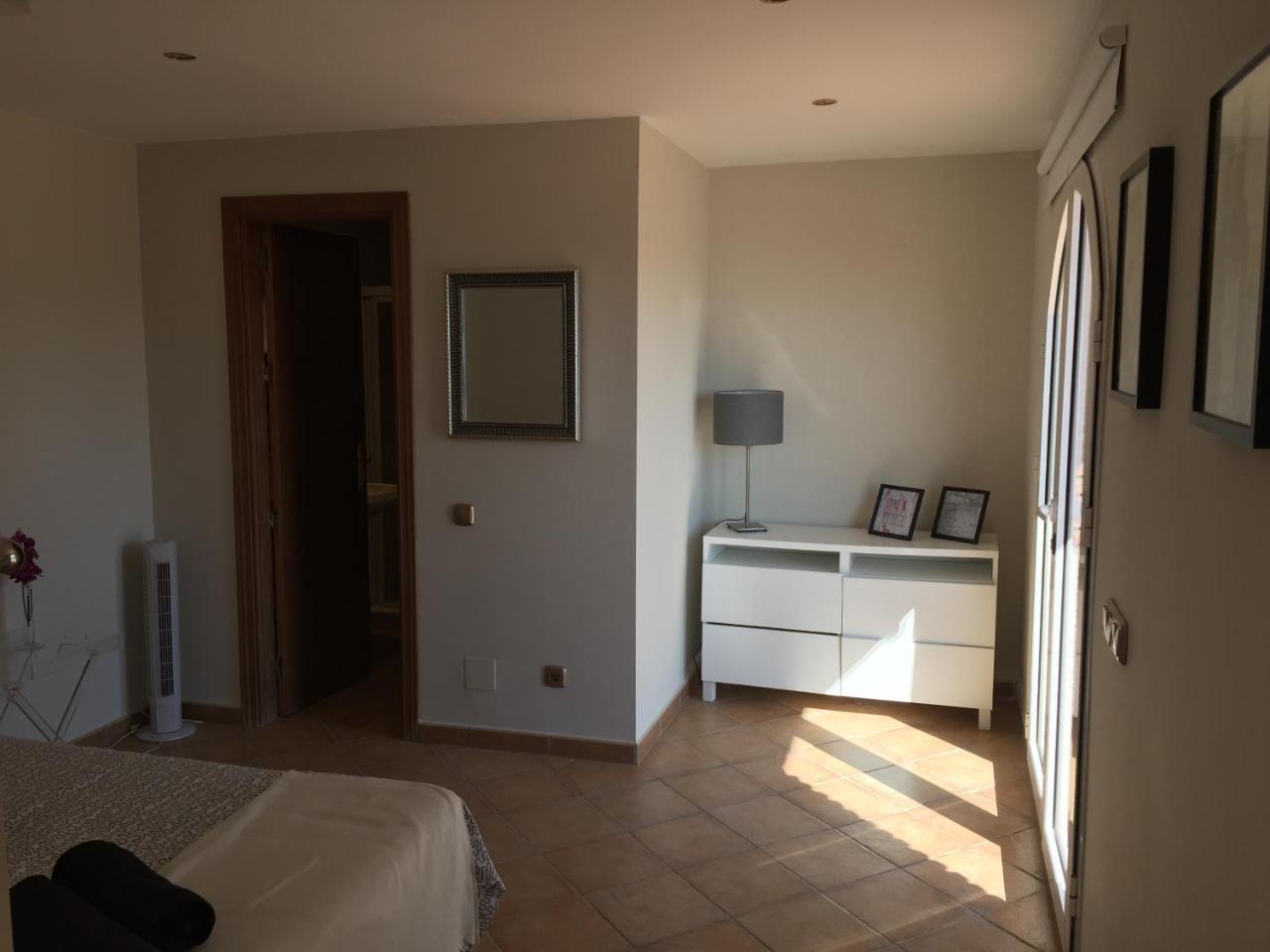 Llamedos Benalmádena